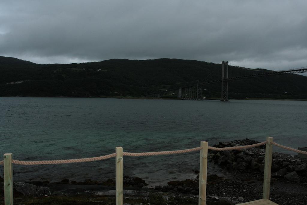 Вилла Tjeldsundbrua Maritim Evenskjer Номер фото